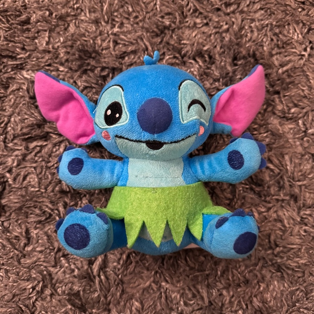 Disney Stitch Hawaiian Plush 7"